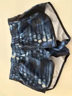 adidas アディダス　ジムウェア　ショートパンツ
