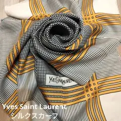 Yves Saint Laurent ☆ チェック柄 ☆シルクスカーフのサムネイル
