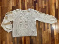 【特価】earth music&ecology ベージュ Vネックニット