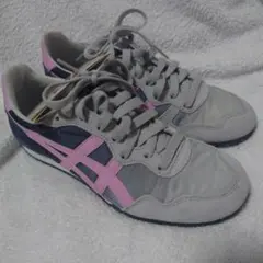 ブラウン スニーカー