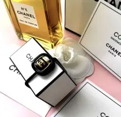 CHANELヴィンテージボタン ヘアゴム新品 ラスト1のサムネイル