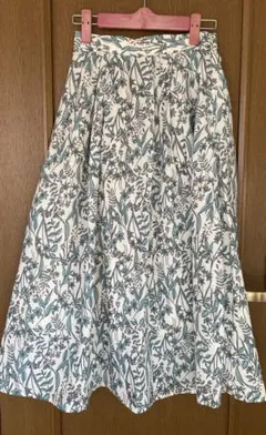 花柄フレアスカート ひざ丈 ホワイトグリーン