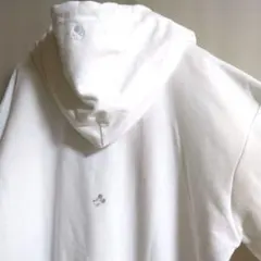 【値下げ】ディズニー　ミッキーマウス　シンプルロゴ　パーカー　Mホワイト