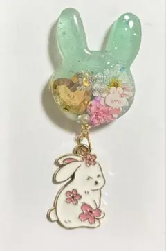 うさぎちゃん レジン ハンドメイド ヘアゴム - メルカリ