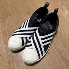 adidas スリーストライプス スリッポン ブラック/ホワイト