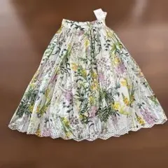 La boutique BonBon 花柄刺繍フレアスカートのサムネイル
