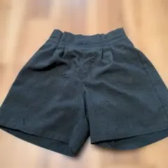 ダークグレー プリーツ付きハーフパンツ