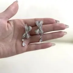 リボン　ピアス　ジュエリー　ジルコニア　風