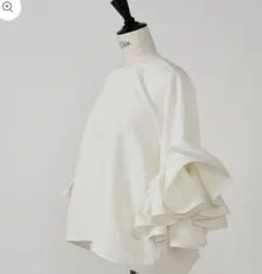 heve へイヴ クロスラッフルブラウス CROSS RUFFLE - メルカリ