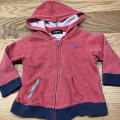 klädskåp フード付き赤トレーナー 80