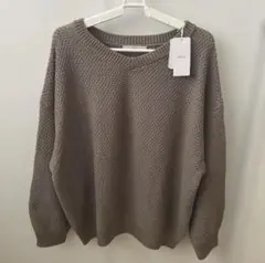 新品⭐︎SHUCA Vネックニット