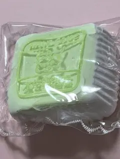 海外スクイーズ　牛ケーキ　黄緑