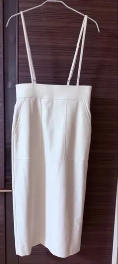 新品タグ付き⭐︎allureville ポリエステルツイルサロペットスカートのサムネイル