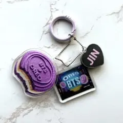 BTS オレオ じゃらじゃらキーホルダー - メルカリ