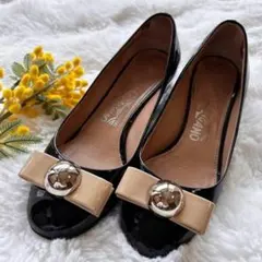 Salvatore Ferragamo ヴァラ リボン パンプス エナメル 黒