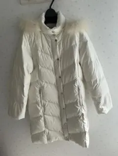 Aylesbury ホワイト ダウンジャケット フード付き