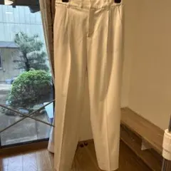 未使用品　INDIVI タックテーパードパンツ 白　　ウエストゴム　洗える　36