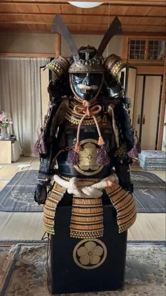 値下げ 鎧 等身大 甲冑 鎧兜 具足 黒漆塗 明智家紋 鎧櫃 鎧立て付き