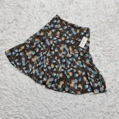 【c7548】✨新品✨a.v.v 膝丈スカート　総柄　フレアのサムネイル