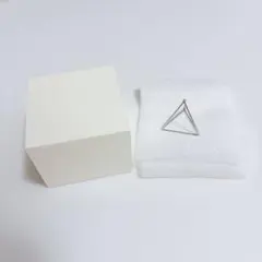 SHIHARA Triangle Pierce 25 k18 ホワイトゴールドのサムネイル
