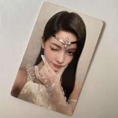 illit イロハ bomb 中国 中華 yizhiyu yzy トレカ