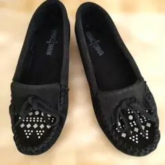 Minnetonka ミネトンカ　黒 モカシン スタッズ装飾付き　スウェード　６