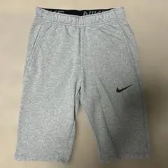 Nike ナイキ　グレー ショートパンツ ハーフスウェットパンツ　ストリート
