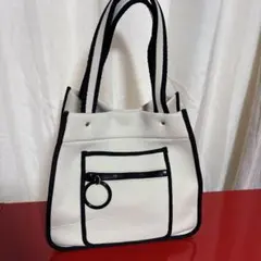 PAPILLONNERトートバッグ フロントポケット付きのサムネイル