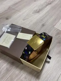 近年モデル☆ルイヴィトン LV刻印 金ボタン ニット ボレロ