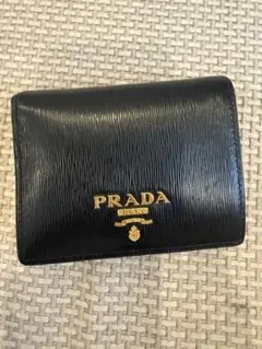 PRADA プラダ　二つ折り　財布