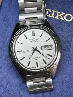 SEIKO 5 セイコー ファイブ 自動巻き ホワイト文字盤 交換ベルト2本付 