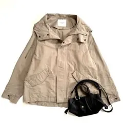 美品 アーバンリサーチドアーズ 撥水マウンテンパーカー ブラウン