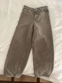 COS テーパードデニムパンツ グレー 25のサムネイル