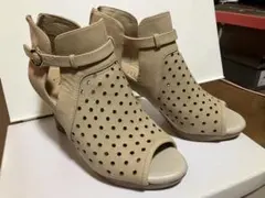 【美品】アンタイトル パンチング ブーツサンダル 22cm ベージュ 7.5cm