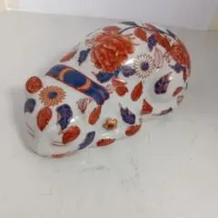 眠り猫　伊万里焼　陶器製 花柄 金彩 縁起物 眠り猫 伊万里焼 陶器製 花柄 金彩 縁起物 - メルカリ