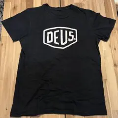 Deus Tシャツ