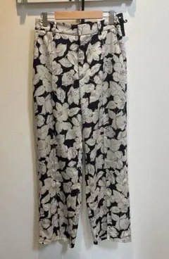 IENA 掠りフラワーピンタックストレートパンツ 34 - メルカリ