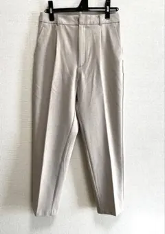 【お値下げ】GU テーパードパンツ ベージュLサイズ