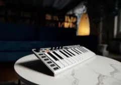 ESI Xsynth 超薄型25鍵シンセサイザー/マスターキーボード＆オーディオのサムネイル