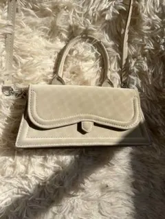 【ZARA】ベージュ ショルダーバッグ 三角形デザイン