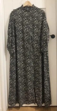 花柄ロングワンピース 長袖