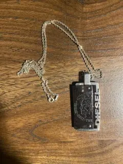 DIESEL ペンダント型シルバーネックレス
