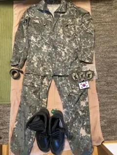 【実物フルセット】韓国陸軍 ROKA 戦闘服 上下 ブーツ ワッペン 迷彩