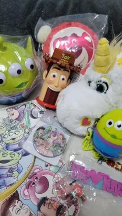 貴重】トイストーリーバズ お茶会シーン トレー ナー - メルカリ