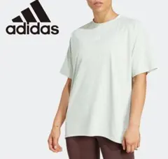 試着のみ　アディダス　ライトグリーンTシャツ　ゆったり　ヨガ　ランニング
