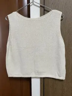 ベージュベスト