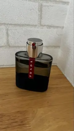 —*—様 PRADA 香水 ボトルのサムネイル