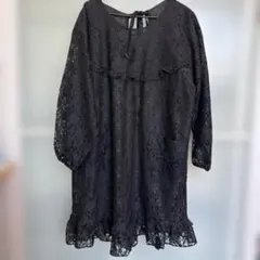 ブラックレース　エプロン フリル付き