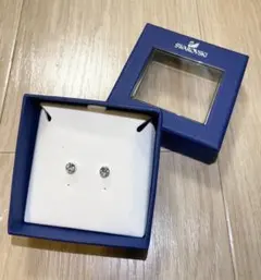 スワロフスキー ピアス