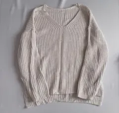 GRL グレイル アイボリー Vネックサイドスリットニット　セーター